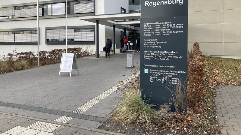 Corona-Situation immer schlimmer: Beschäftigte im Regensburger Gesundheitsamt schlagen Alarm.