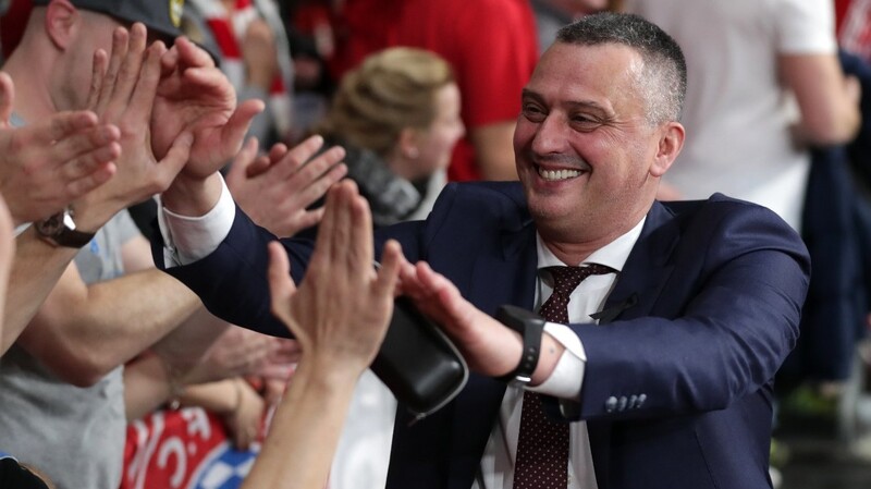 Er kann sich feiern lassen: Bayern-Coach Dejan Radonjic und sein Team haben noch immer eine Chance auf die Euroleague-Playoffs.
