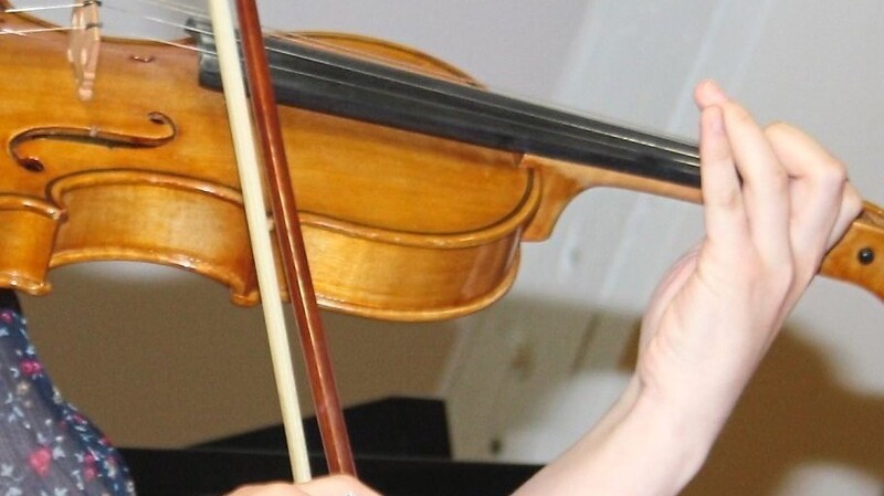 Im neuen "Musikraum ILE Donauschleife" soll den Schülern zu möglichst vielen Instrumenten der Zugang ermöglicht werden.