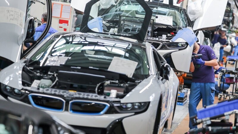 BMW will noch vor Ende des Jahrzehntsmehr als drei Millionen Fahrzeuge jährlich absetzen. 2020 waren es gut 2,3 Millionen.