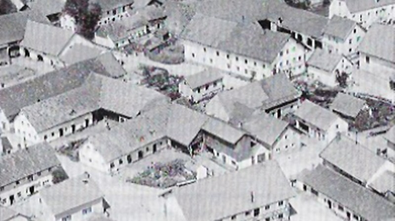 Dornwang um das Jahr 1950, wie es nach dem Brand von 1870 mit neuen Gebäuden angelegt wurde.