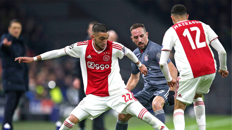 Begehrt: Hakim Ziyech (li.) von Ajax Amsterdam, hier in der Champions League gegen den FC Bayern.