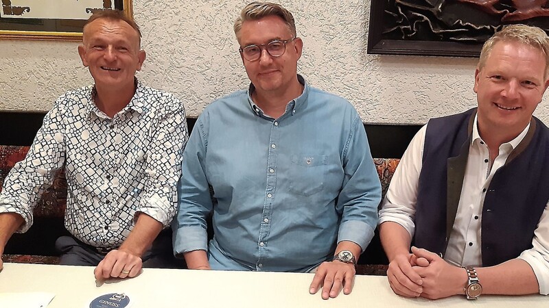 Einstimmig wiedergewählt: AKU-Vorsitzender Markus Böhm (Mitte) mit den Vizes MdL Hans Ritt (links) und Franz Schreyer (rechts).