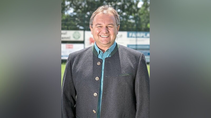 TVA-Vorsitzender Georg Schmidt ist auf der Suche nach einem neuen Trainer.