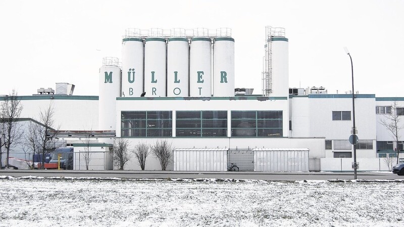 Um die Hygienemängel zu beseitigen, steht die Produktion bei Müller-Brot in Neufahrn vorläufig still. (Foto: ara)