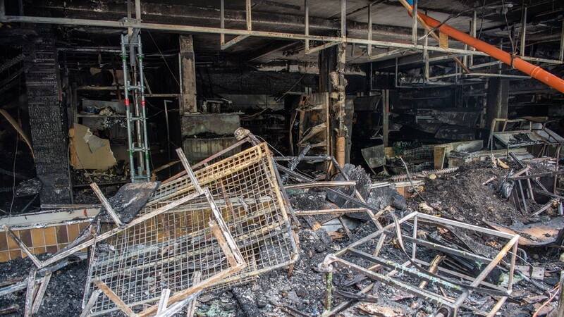 So sah eines der türkischen Geschäfte nach dem Anschlag aus - völlig zerstört.