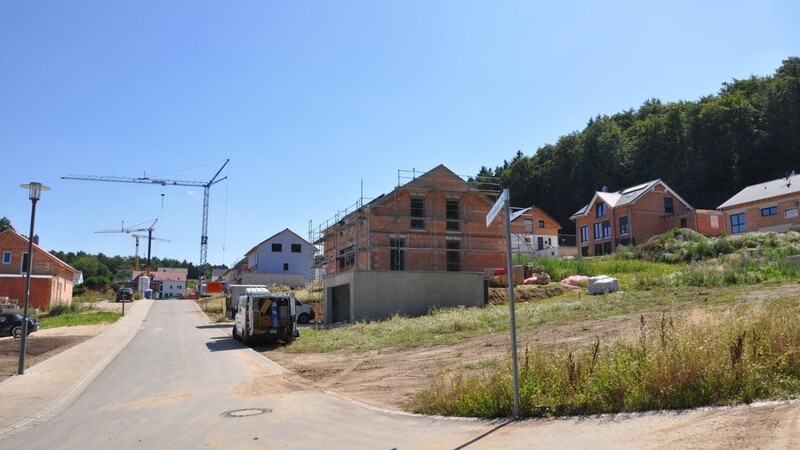 Ähnlich wie in diesem Neubaugebiet in Nittendorf wird es laut Baugenehmigungs-Statistik des Landkreises bald in vielen Gemeinden der Region aussehen.