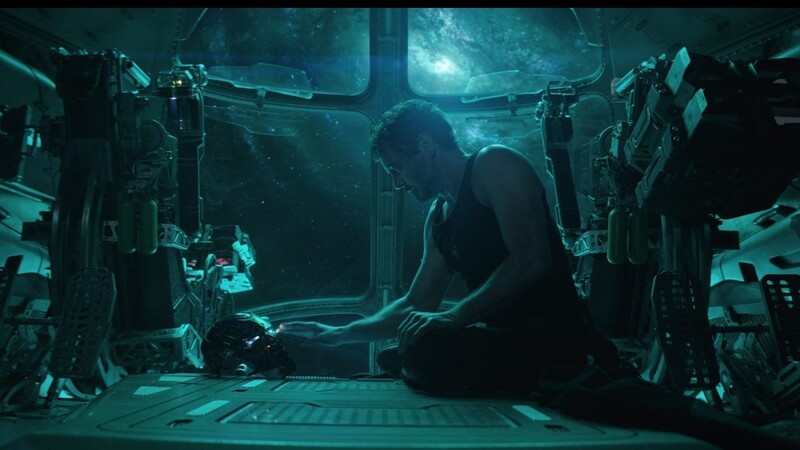 Tony Stark, alias Iron Man, schwebt noch immer im Weltall.