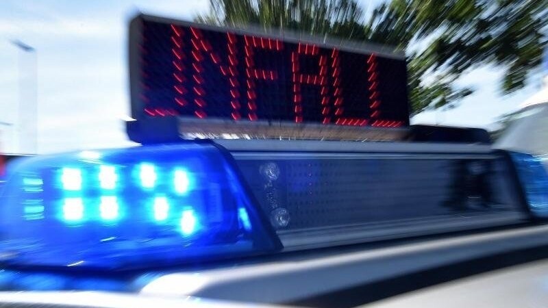 Schwerer Unfall am Freitagnachmittag auf der Autobahn A93 im Landkreis Kelheim. (Symbolbild)