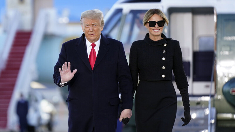 Donald Trump geht mit seiner Frau Melania zu seiner letzten Rede als US-Präsident.