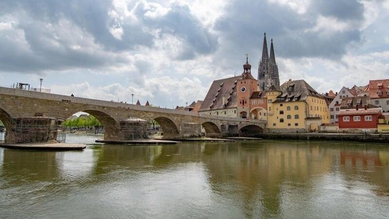 Zu einem größeren Einsatz ist es bei der Donau an Regensburg gekommen. (Symbolbild)