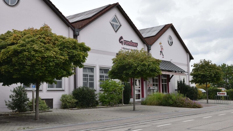 Eines der Drohschreiben ging in einer Bäckerei in der Moosburger Neustadt ein. Die Mitarbeiter mussten das Gebäude kurzzeitig verlassen.