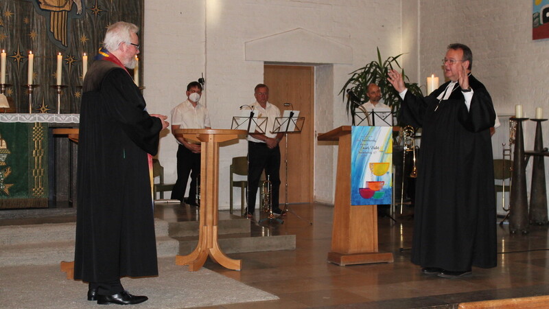 Dekan Jörg Breu entpflichtete Hasso von Winning als Pfarrer der Christuskirche.