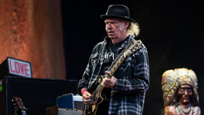 Neil Young 2019 beim Auftakt zu seiner Europa-Tour bei den Filmnächten am Hamburger Elbufer
