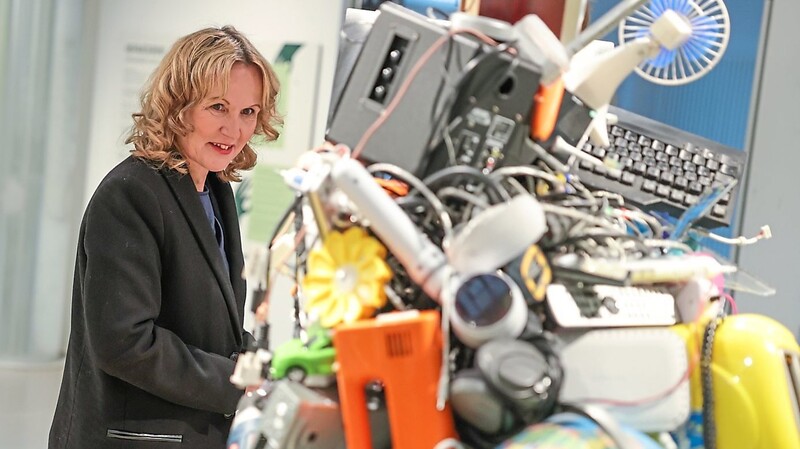 Steffi Lemke eröffnet eine Ausstellung zu Elektroschrott in Berlin. Die Ministerin nimmt sich für Montreal einen Rettungsplan vor.
