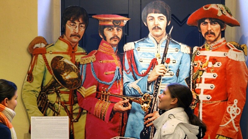 John Lennon, Ringo Starr, Paul Mc Cartney und George Harrison - hier in karnevalesken Uniformen für das 1967 veröffentlichte Album "Sgt. Pepper's Lonely Hearts Club Band" - hätten sich wirklich nicht gleich auflösen müssen, um die Museumsreife zu erlangen.