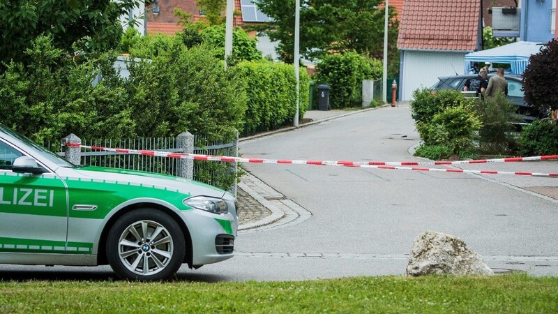 Schüsse am frühen Sonntagmorgen in Obertraubling (Kreis Regensburg). Die Ermittlungen der Polizei laufen auf Hochtouren.