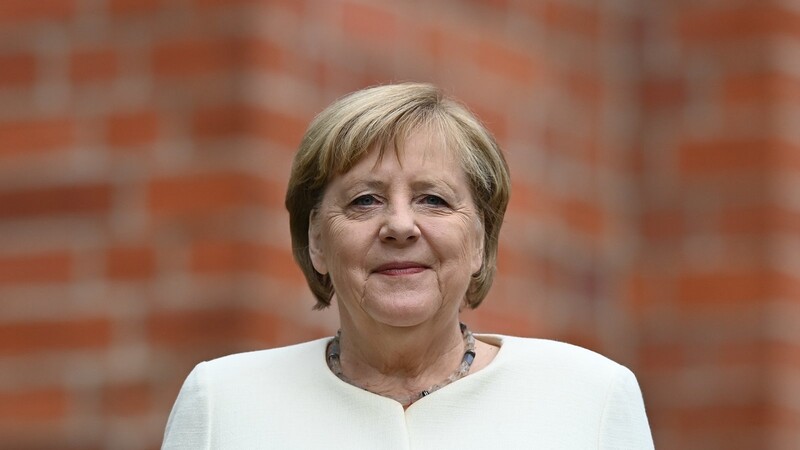 Angela Merkel lebt demnächst von rund 15 000 Euro, die sie jeden Monat als Pension erhält.
