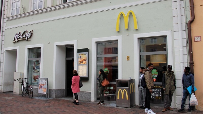 So sieht das McDonald's heute aus. Innerhalb von fast 40 Jahren hat sich nicht nur innen, sondern auch außen viel verändert.