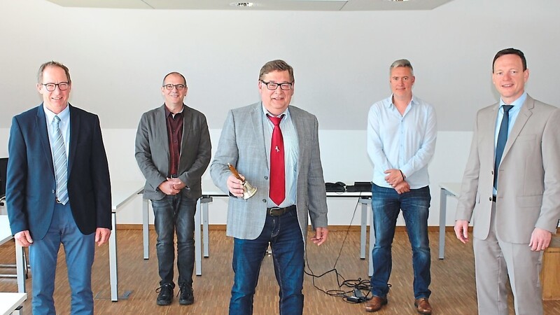 Hans Grandinger (Mitte) zusammen mit (v. l.) Hans Schweiger, Alfons Beilhack, Karlheinz Miksch und Dieter Neumaier.