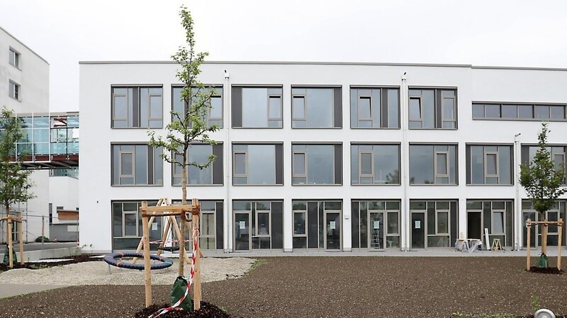 Das neue Gebäude des Kinderkrankenhauses ist so gut wie fertig. Integrative Medizin soll dort praktiziert werden, sagt Geschäftsführer Bernhard Brand: "Es soll kein klassisches Krankenhaus sein."