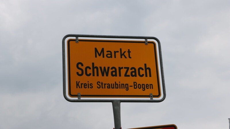 Die Markträte von Schwarzach haben kürzlich über die Errichtung eines Waldfriedhofs gesprochen.