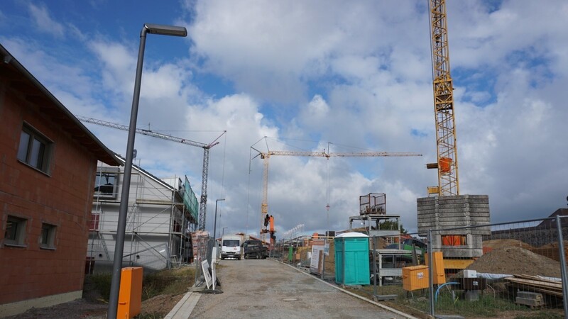 Im neuen Baugebiet Wiesent-Mitte mit insgesamt zehn Parzellen ist im Moment rege Bautätigkeit zu beobachten.