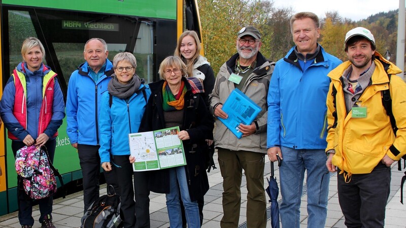 Zu einer Nationalpark-Schnuppertour, speziell für Multiplikatoren aus den Gemeinden entlang der Bahnstrecke Gotteszell-Viechtach hat der Verein Pro-Nationalpark eingeladen.