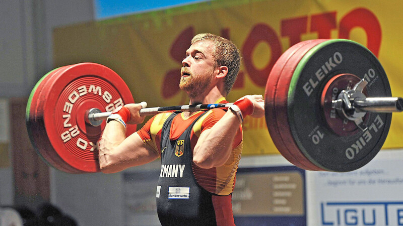 290 Kilogramm und ein Platz unter den besten Acht: Das hat sich der aus Steinach bei Straubing stammende Gewichtheber Simon Brandhuber für die Olympischen Spiele in Tokio vorgenommen.