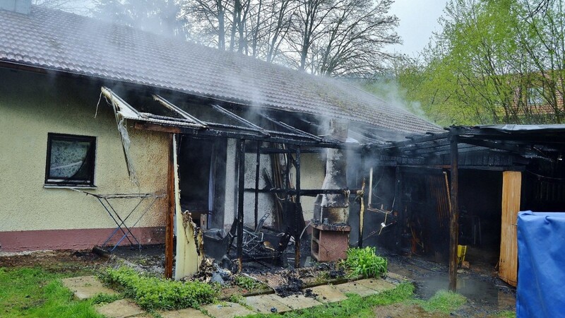 Ein Brand rief am Ostermontag sechs Feuerwehren auf den Plan.