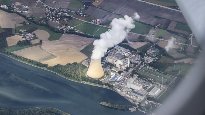 Das Kernkraftwerk Isar 2 soll zum Jahreswechsel in einen Reservebetrieb überführt werden.