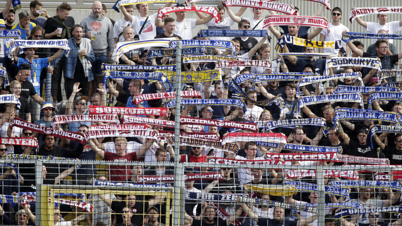 Die Jena-Anhänger pflegen eine Fanfreundschaft mit dem FC Bayern.