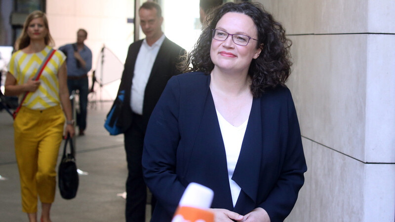 Andrea Nahles verlässt am Montag die SPD-Parteizentrale in Berlin.
