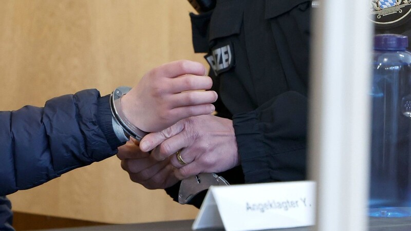 Der verurteilte Mörder, der im Januar aus dem Amtsgericht Regensburg flüchten konnte, wurde auch durch die Hilfe eines Mithäftlings gefasst. (Symbolbild)