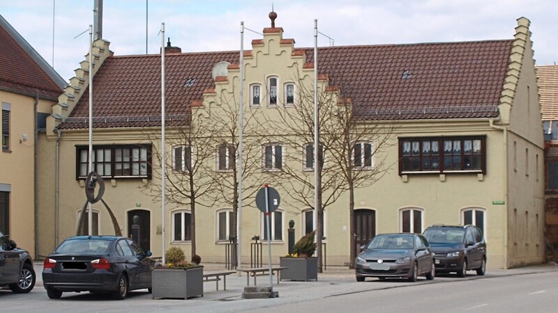 Der Förderantrag bei der Regierung von Niederbayern für die Sanierung des "Grünen Hauses" am Marktplatz 25 kann gestellt werden.