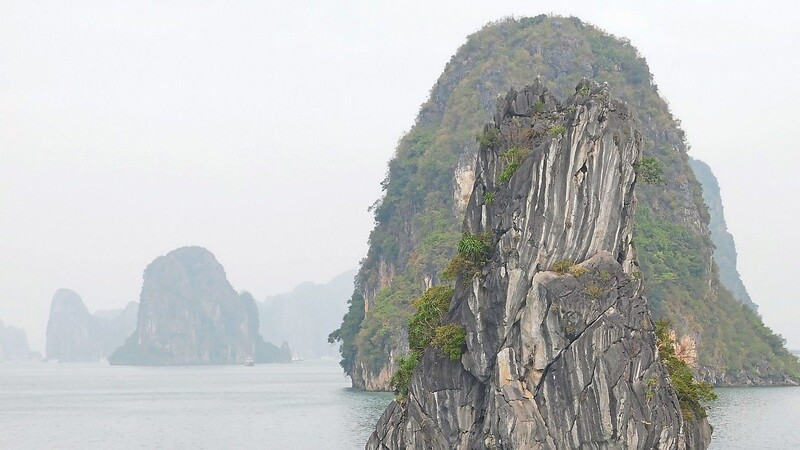 Die Ha Long Bay in Vietnam gehört zum UNESCO Weltkulturerbe.