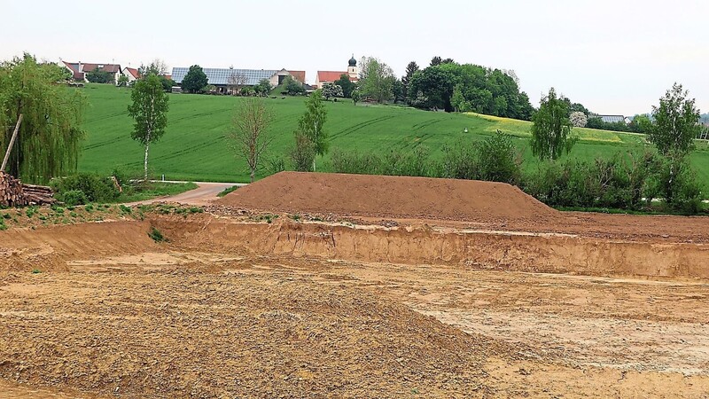 Am nordwestlichen Rand des Ziegeleigeländes in Puttenhausen soll die neue Produktionshalle entstehen.