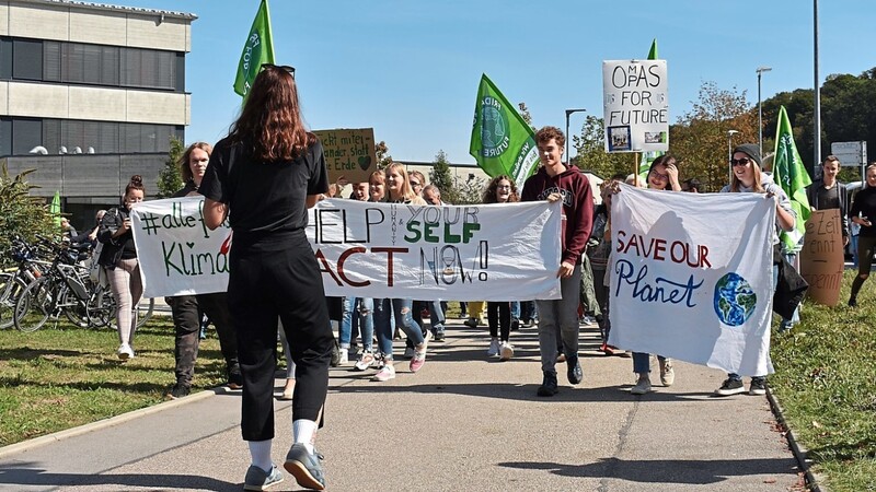 Anlässlich des Besuchs von Ministerpräsident Dr. Markus Söder haben die Beteiligten von Fridays for Future Dingolfing um Initiatorin Franziska Sänftl eine Demonstration geplant.