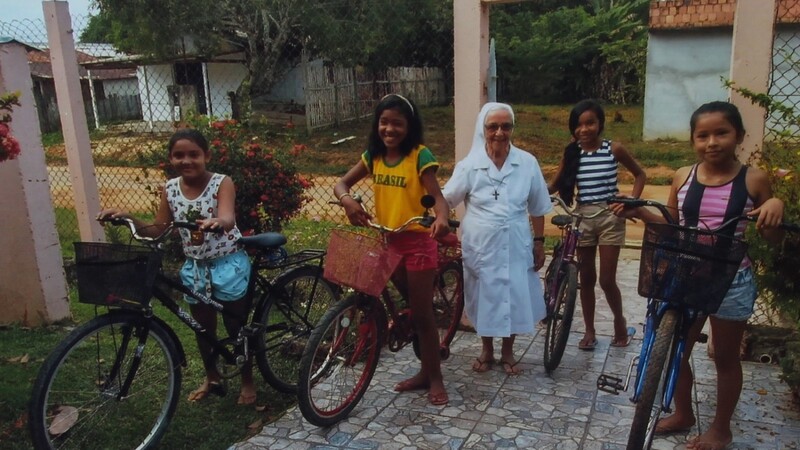 Ein Teil des Geldes aus ihrem Heimaturlaub wurde für den Kauf von Fahrrädern für die Kinder verwendet.