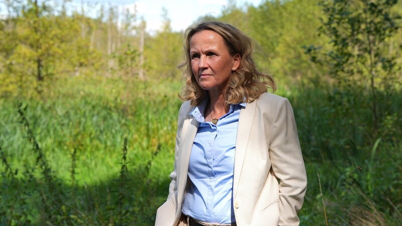 Entdeckt derzeit die Moore als Klimaretter: Umweltministerin Steffi Lemke in den Möllmer Seewiesen.