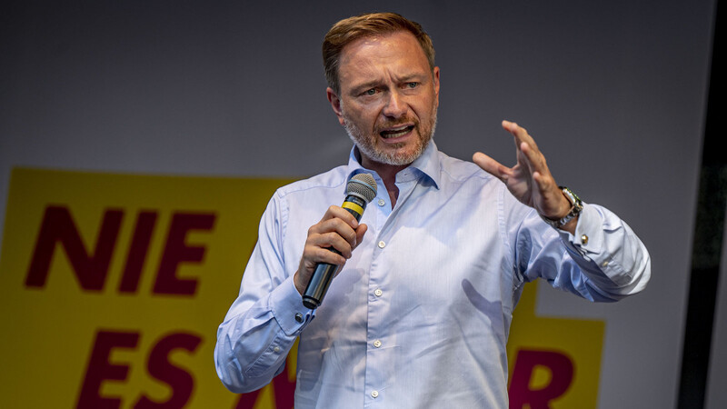 Deutlich zweistellig will FDP-Parteichef Christian Lindner seine Partei nun als Königsmacherin positionieren.