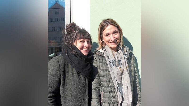 Illustratorin Julia Kriegereit (links) und Autorin Martina Grüner haben viel Übereinstimmung in ihrer Arbeit an einem Kinderbuch gefunden.