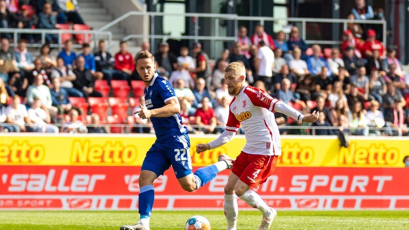 Der SSV Jahn Regensburg hat am Samstagnachmittag 2:2-Unentschieden gegen den Karlsruher SC gespielt.