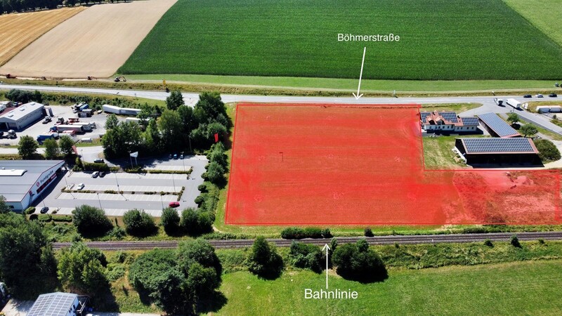 Auf der rot markierten Fläche (links im Bild die "Fundgruppe" und Lkw-Service Nürnberger) soll auf über 15000 Quadratmetern die neue Gewerbefläche entstehen.