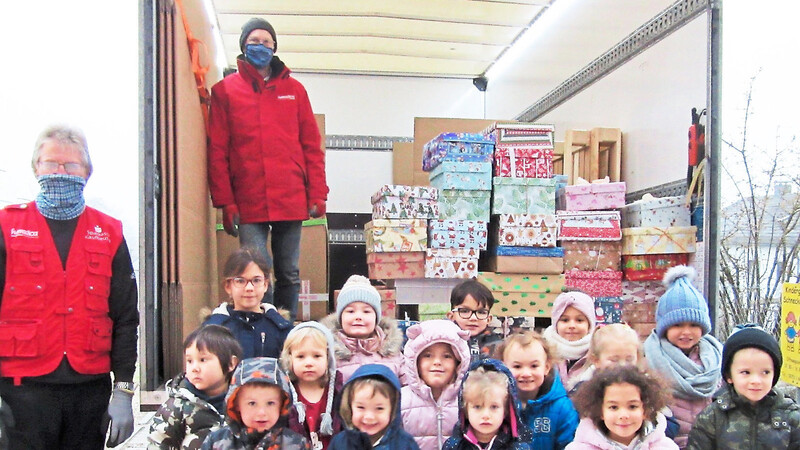 Der Mainburger Kindergarten "Schneckenheim" beteiligte sich wieder an der Aktion "Geschenk mit Herz".