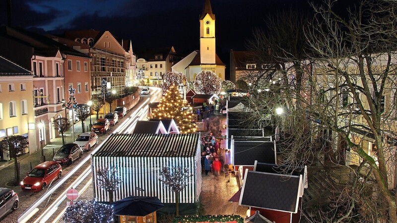 In diesem Jahr wird in Bad Kötzting die Weihnachtsbeleuchtung nur an den Tagen eingeschaltet, an denen der Christkindlmarkt geöffnet ist.