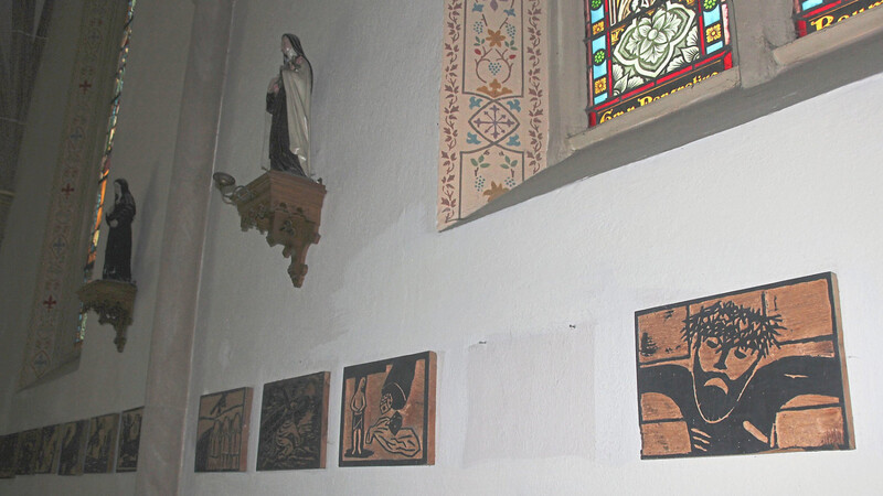 Bild: Das Bildnis, das die elfte Station des Kreuzwegs in der Kalvarienbergkirche Cham abbildet, ist verschwunden. F