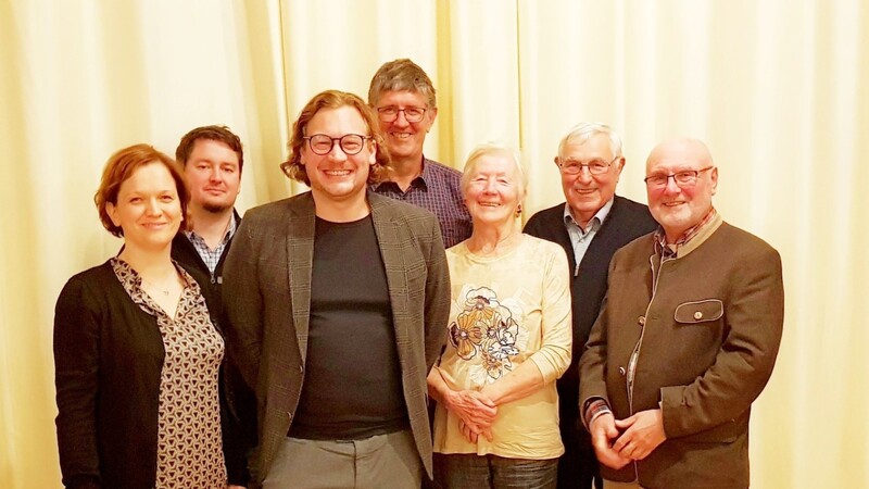 Die neue Vorstandschaft der Veldener SPD (von links): Jenny Kreisel, Michael Kreisel, Michael Koch, Manfred Stiegler, Hannelore Wedlich, Gerhard Babl und Ernst Holler.