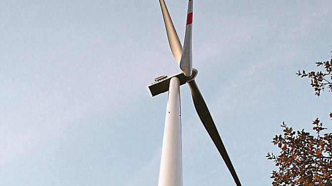 Das Windrad in Weihbüchl bleibt zumindest in nächster Zukunft noch allein: Der Bau neuer Windräder in der Region sei "kurzfristig" nicht zu erwarten, hieß es am Freitag im Bausenat.