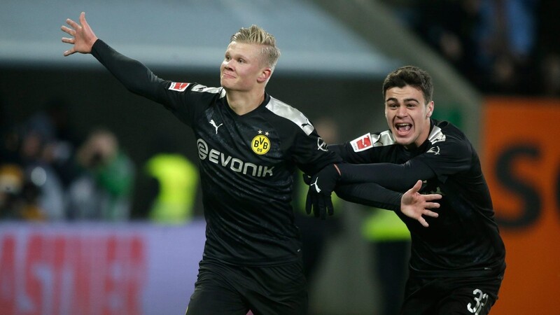 Kaum zu halten ? nicht einmal von den eigenen Mitspielern: Dortmunds Erling Haaland (hier mit Giovanni Reyna im Schlepptau).